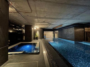 Luxury studio with pool, sauna, jacuzzi, gym